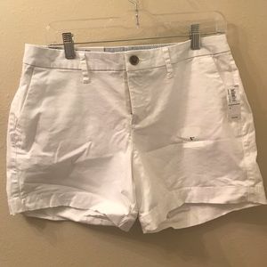 NWT Old Navy White Everyday Shorts - Size 6